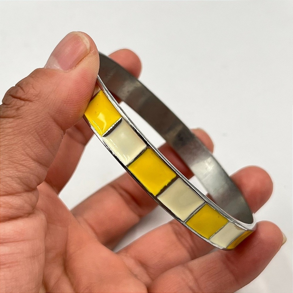 Vintage Y2K Yellow & Cream Enamel Silver‎ Tone Bangle Bracelet Retro Mod Classic